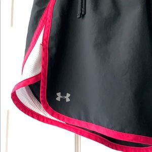 $$$ Under Armour shorts for women (M)